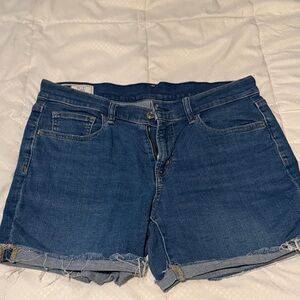 Denim Blue 5” Mid Rise Women's Shorts Gap Sz 8 EUC